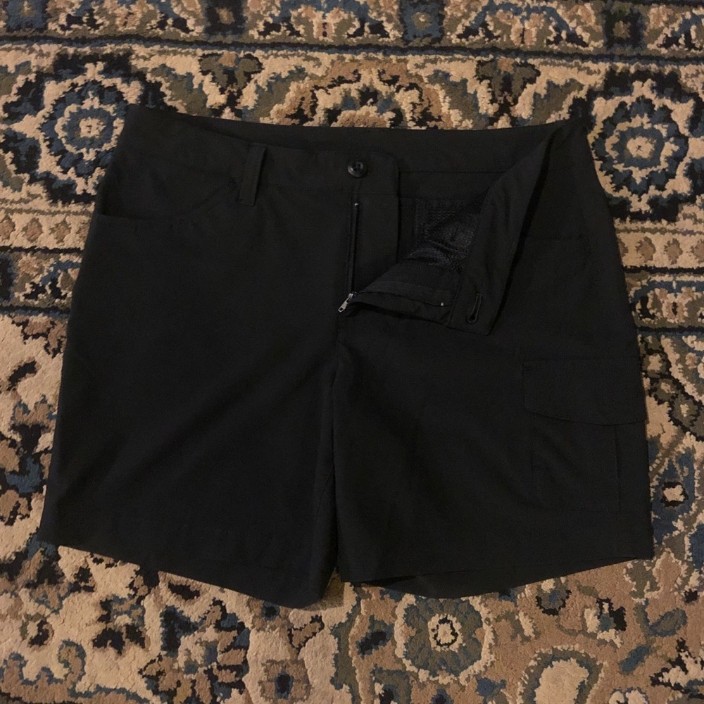 Eddie Bauer Black Cargo Hiking Shorts size 8